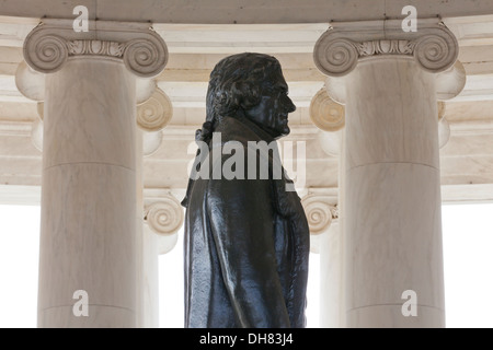 Thomas Jefferson Memorial statue Vue de profil - Washington, DC USA Banque D'Images