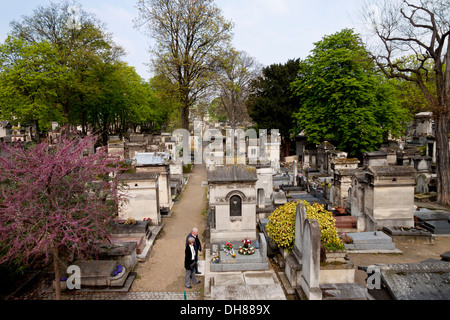 Vue sur le cimetière de Montmartre à Paris, France Banque D'Images