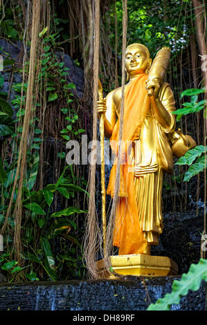 Statue en or, le Phu Khao Thong, mont d'Or de Wat Saket, Bangkok, Thailande, Asie Banque D'Images