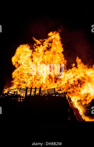 Feu Ardent sur la nuit de Guy Fawkes Novembre le 5ème. Banque D'Images