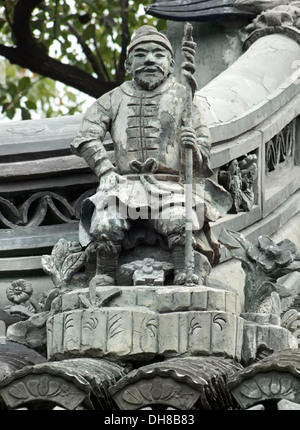 Détail architectural y compris un bâtiment historique en pierre sculpture au Jardin Yuyuan de Shanghai (Chine) Banque D'Images