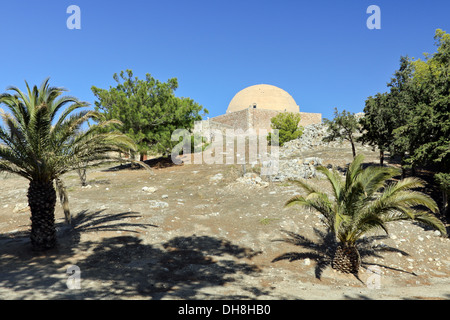 Mosquée du Sultan Ibrahim Han à l'intérieur de la forteresse vénitienne, Palekastro, région de Réthymnon, sur l'île de Crète, Grèce. Banque D'Images