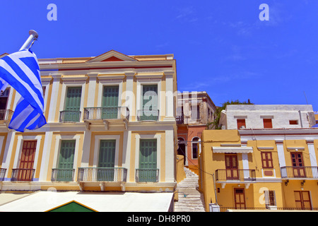 Détails de maisons traditionnelles sur l'île de Symi, Grèce. Banque D'Images