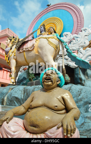 Sculptures au temple hindou, Haridwar, India Banque D'Images