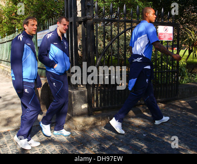 Jussi Jaaskelainen David Wheater et Zat Knight ils arrivent à l'hôpital de Londres pour voir la poitrine footballeur Fabrice Muamba qui Banque D'Images