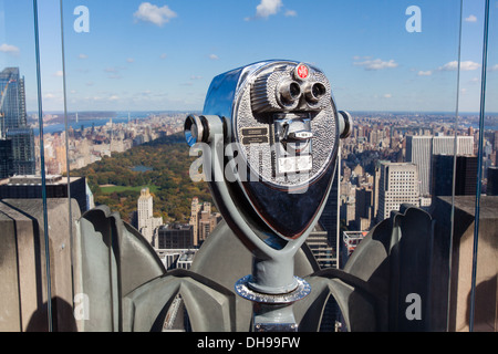 Vue du haut de la roche à plus de Central Park, le Rockefeller Center observation deck, New York City, New York, USA, États-Unis Banque D'Images