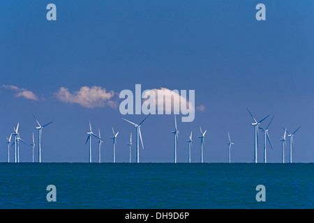 Les éoliennes en mer Baltique du Nysted / Rødsand / Rodsand Wind Farm, Danemark Banque D'Images