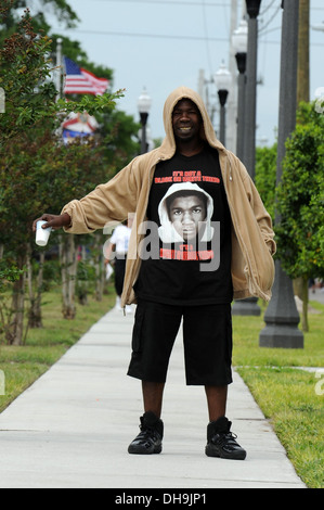 Affaire Trayvon Martin les supporters affluent à un rassemblement devant la NAACP Police Sanford après une marche à travers historiquement Banque D'Images