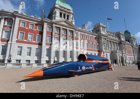 Voiture supersonique BLOODHOUND SSC en exposition à Londres, au Royaume-Uni. La voiture va atteindre 1 000 miles par heure (1 609 km/h) vitesse sur terre monde Banque D'Images