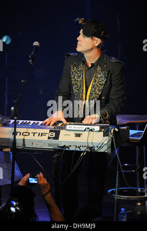 Thomas Dolby joue sur la scène à la Vierge Mobile Mod Club. Toronto, Canada - 02.04.12 Banque D'Images