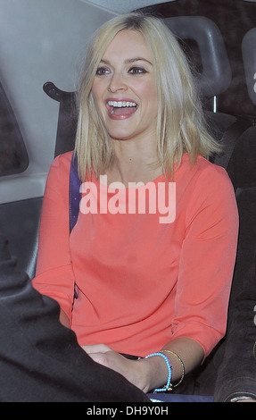 Fearne Cotton et petit ami Jesse Wood quittant le restaurant Nobu Londres Angleterre - 05.04.12 Banque D'Images