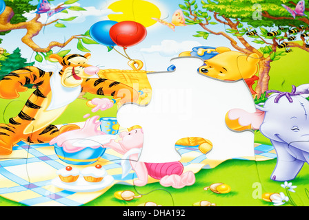 Un jouet éducatif pour enfants puzzle avec un morceau manquant Banque D'Images