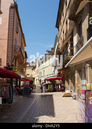 Rue de la République dans le coeur médiéval de Mende Banque D'Images