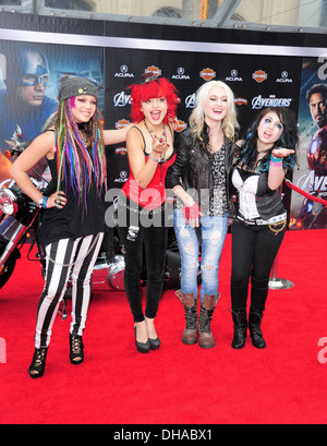 Groupe de chant Cherri Bomb : Première mondiale de 'The Avengers' El Capitan Theatre à Hollywood en Californie - Arrivées - 11.04.12 Banque D'Images