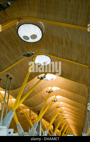 Nouveau terminal T4. L'aéroport de Barajas, Madrid. Espagne Banque D'Images