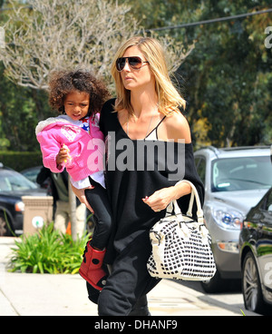 Heidi Klum Lou Sulola Samuel Heidi Klum prend ses enfants à la classe de karaté à Brentwood Los Angeles Californie - 14.04.12 Banque D'Images