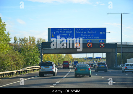 M4, sortie sur l'autoroute M25, Surrey, Angleterre, Royaume-Uni Banque D'Images