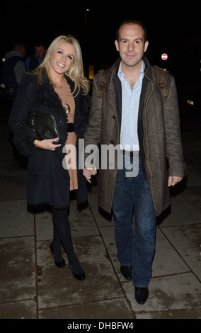 Martin Lewis et guest Jonathan Shalit's 50e anniversaire à V&A - Londres Angleterre - 17.04.12 Des arrivées Banque D'Images