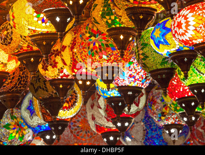 Les lampes traditionnelles arabes. Banque D'Images