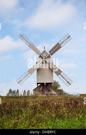 Ancien moulin à vent à pivot (pivot) à partir de la dix-huitième siècle, l'Allemagne, de l'Europe Banque D'Images