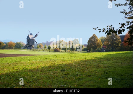 Paysage avec un moulin à vent à pivot (pivot) à partir de la dix-huitième siècle, l'Allemagne, de l'Europe Banque D'Images