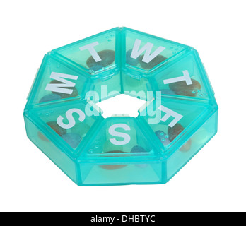 Distributeur d'heptagones pour une semaine de comprimés isolé sur fond blanc Banque D'Images