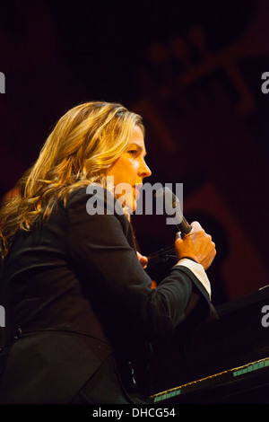 DIANA KRALL joue du piano et chante sur la scène Jimmy Lyons au Festival de Jazz de Monterey - Monterey, Californie Banque D'Images