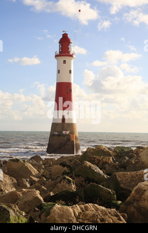 Beachy Head Lighthouse après de récents travaux de peinture Banque D'Images