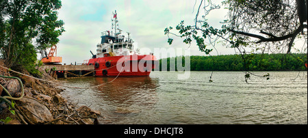 Bateau d'approvisionnement à l'étranger ainsi qu'au secteur des industries de la cale sèche pour maintenance Banque D'Images