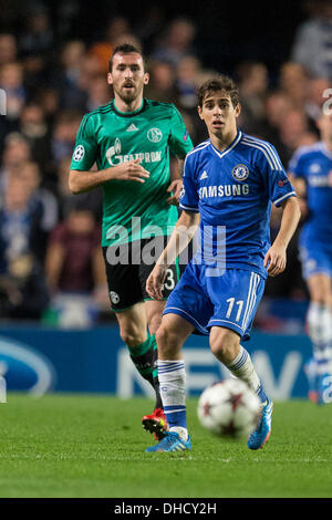 Londres, Royaume-Uni. 06 nov., 2013. OSCAR de Chelsea pendant la Ligue des Champions groupe e match entre Chelsea et Schalke de Stamford Bridge. © Plus Sport Action/Alamy Live News Banque D'Images