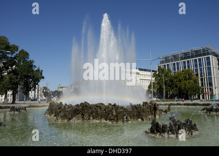 Fontaine sur la place Schwarzenberg à Vienne Banque D'Images