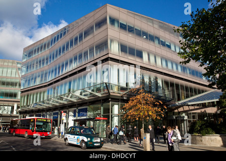 Un nouveau changement Shopping Centre et London Bus, Cheapside, Londres, Angleterre Banque D'Images