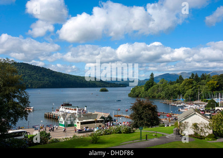 Le lac Windermere de Bowness on Windermere, Parc National de Lake District, Cumbria, Angleterre, Royaume-Uni, Europe Banque D'Images