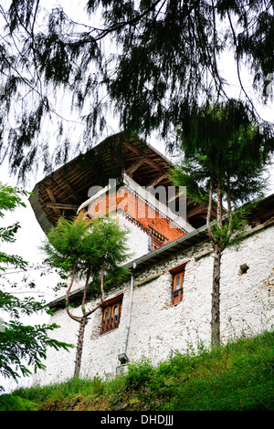 Murs extérieurs,Cour intérieure;Monks,Jakar Dzong, Forteresse;Vallée Chokhor;Jakar dans zone commercial important;Bumthang Bhoutan Banque D'Images