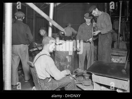 Millville, New Jersey - Bouteilles en verre. (L'homme au travail.) 518662 Banque D'Images