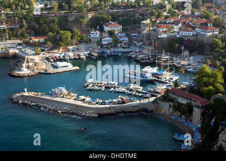 Petit Port à Kaleici, le quartier historique d'Antalya, Turquie Banque D'Images