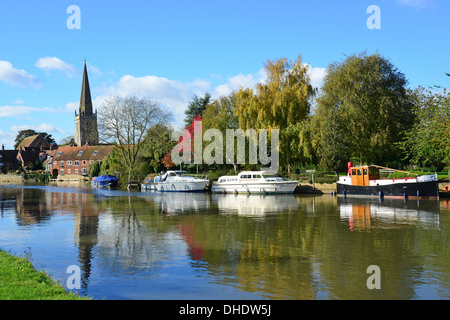 Nag's Head Island et St Helen's Church à Tamise, Abingdon-on-Thames, Oxfordshire, Angleterre, Royaume-Uni Banque D'Images