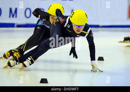 Torino, Italie. 07Th Nov, 2013. Alang Kim de Corée pendant la finale du patinage de vitesse courte piste coupe du monde. Credit : Action Plus Sport/Alamy Live News Banque D'Images