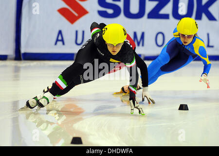 Torino, Italie. 07Th Nov, 2013. Arianna Fontana de l'Italie lors de la finale du patinage de vitesse courte piste coupe du monde. Credit : Action Plus Sport/Alamy Live News Banque D'Images