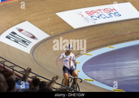 Robert Forstemann reconnaît sa victoire lors de la Coupe du Monde de Cyclisme sur Piste UCI 2013 Manchester. Banque D'Images