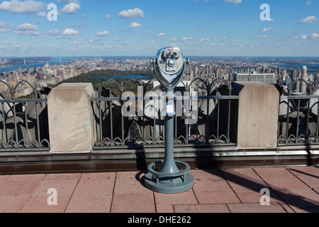 Vue du haut de la roche à plus de Central Park, le Rockefeller Center observation deck, New York City, New York, USA, États-Unis Banque D'Images