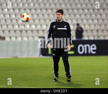 Krasnodar, Russie. Le mercredi 06 novembre 2013 Photo : Swansea manager Michael Laudrup formation au stade de Krasnodar. Re : Swansea City FC se rendre en Russie pour leur groupe d'UEFA Europa League un match contre Kuban Krasnodar. © D Legakis/Alamy Live News Banque D'Images