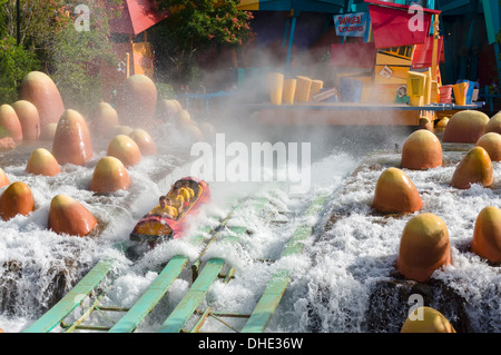 Dudley Do-Right's Ripsaw Falls ride, Islands of Adventure, Universal Orlando Resort, Orlando, Central Florida, USA Banque D'Images