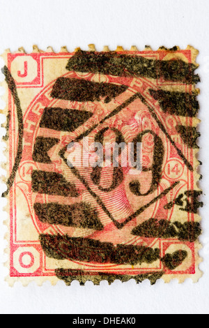 Timbre britannique victorien, valeur 3d, trois pence. Annulé avec un numéro noir quatre-vingt-neuf, 89, en forme de losange marque d'annulation. Banque D'Images