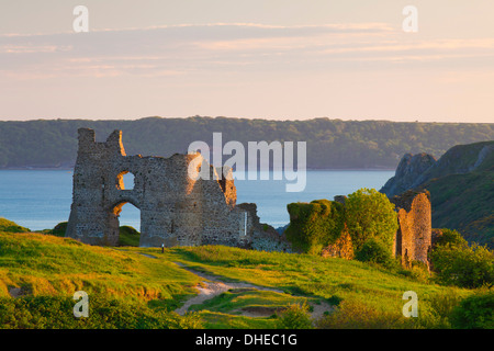 Pennard (Penmaen château château), surplombant la baie de falaises trois, Gower, Pays de Galles, Royaume-Uni, Europe Banque D'Images