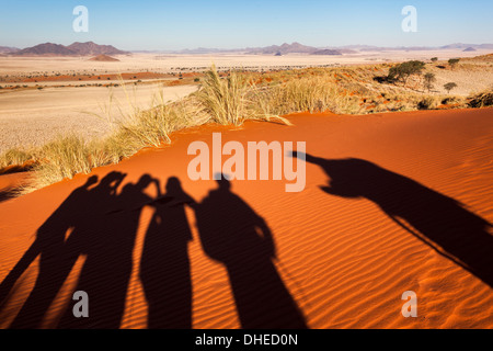 Ombre d'traillists sur Tok Tokkie trail, NamibRand Nature Reserve, Namibie, Afrique Banque D'Images