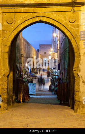 Rue de la Skala de la médina, dans la nuit, l'UNESCO World Heritage Site, Essaouira, Côte Atlantique, Maroc, Afrique du Nord, Afrique Banque D'Images