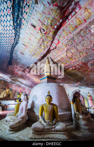 2 Cave (Grotte des Grands Rois) (Temple des Grands Rois), Dambulla Cave Temple, l'UNESCO, la Province du Centre, au Sri Lanka Banque D'Images