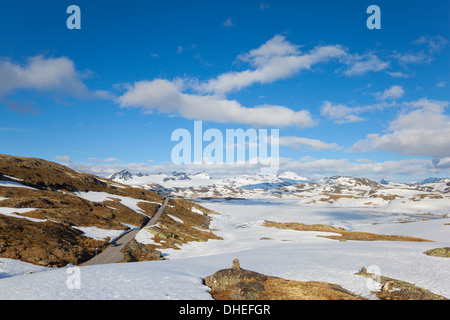Plateau couvert de neige dans le parc national de Jotunheimen, Sogn og Fjordane, Norvège, Scandinavie, Europe Banque D'Images