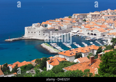 Fort St John, le vieux port et la vieille ville, site du patrimoine mondial de l'UNESCO, Dubrovnik, Dalmatie, Croatie, Europe Banque D'Images